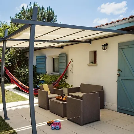 Semesterbostad La Maison Bleue *